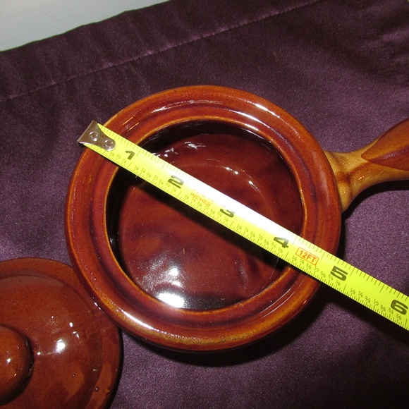 Vintage Mid Century 2 tone Individual casserole with lid - Picture 6 of 6